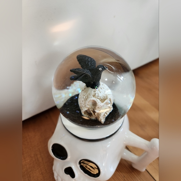 ☠️Skull Mug with Snowglobe Topper Coffee Mug Halloween Decor - Picture 3 of 8